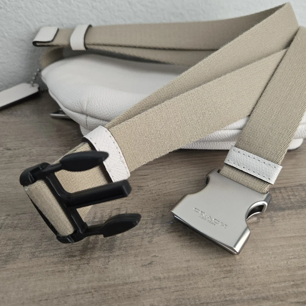 COACH Belt Bag in Crossgrain Leather Chalk - Picture 11 of 14